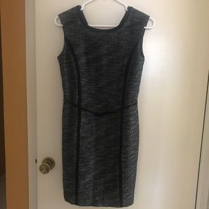 Stylish sleeveless sheath